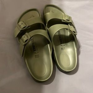 Arizona Essentials Khaki Eva size 38 (7/7.5)